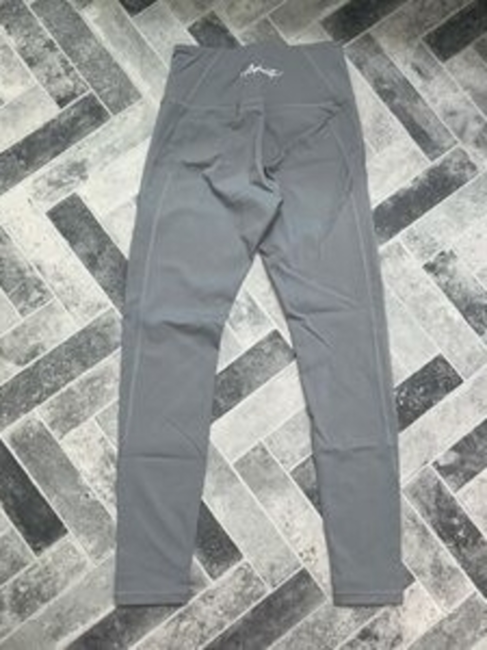 Alphalete Charcoal High-Rise Leggings - Picture 6 of 6